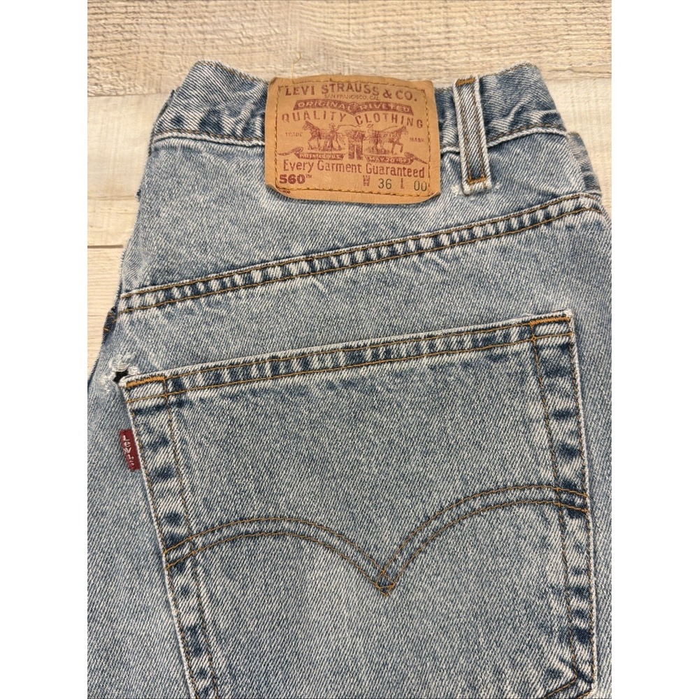 Vintage Levi's 560 Loose Fit Denim Shorts Mens 36 Blue 90s Y2K Skater USA Style